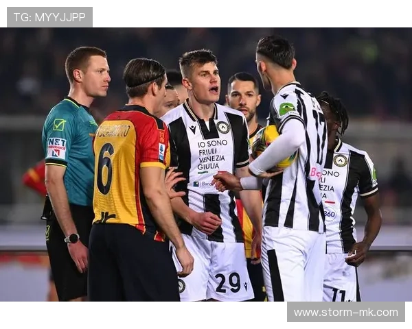 乌迪内斯战术解析：防守反击成利器，球队如何在逆境中寻找突破口？